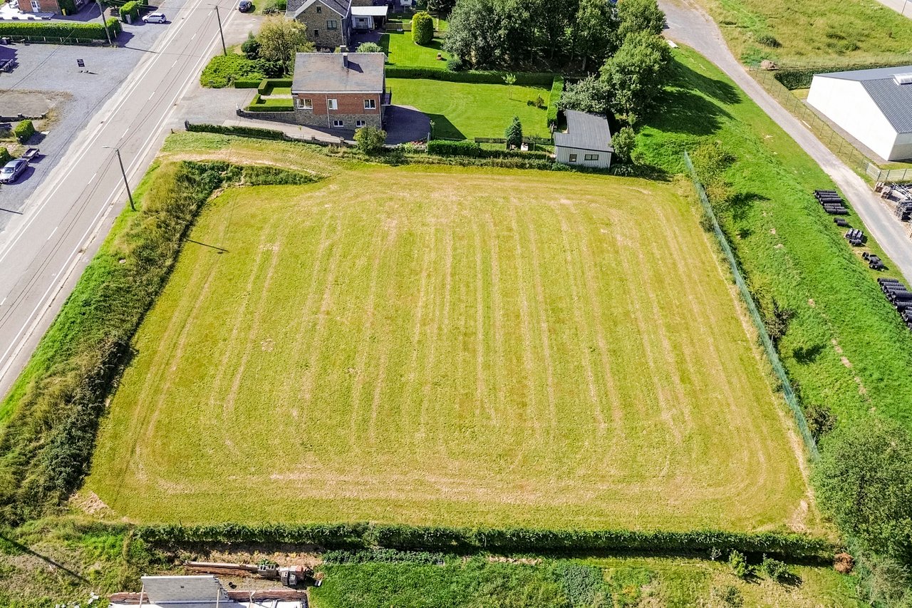 Terrain à bâtir de 1 909 m²