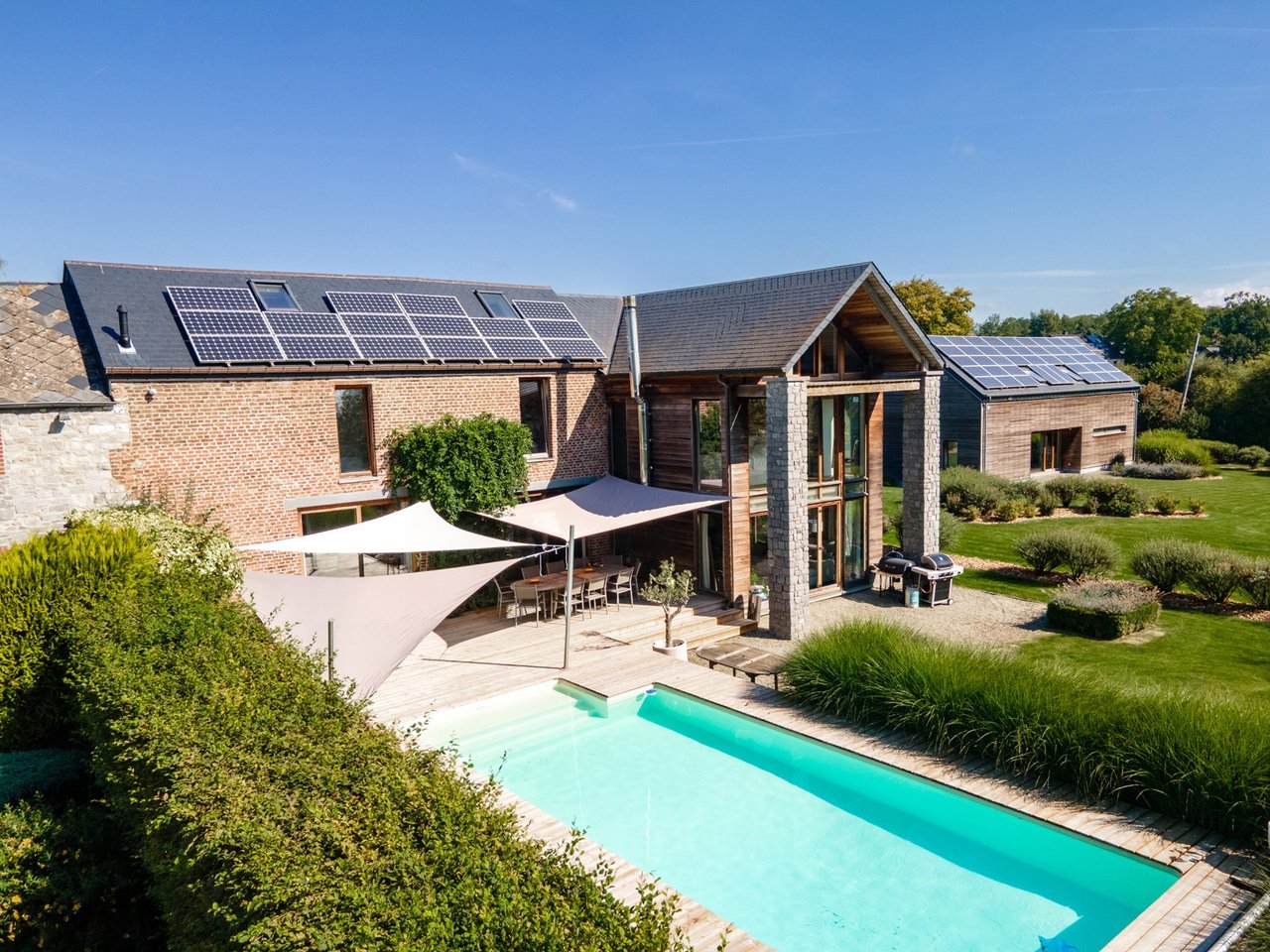 Bien d’exception avec piscine et annexes
