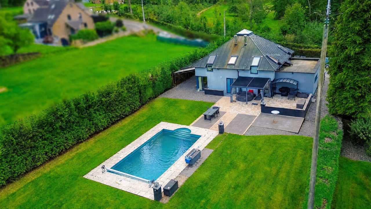 Maison cinq chambres avec piscine