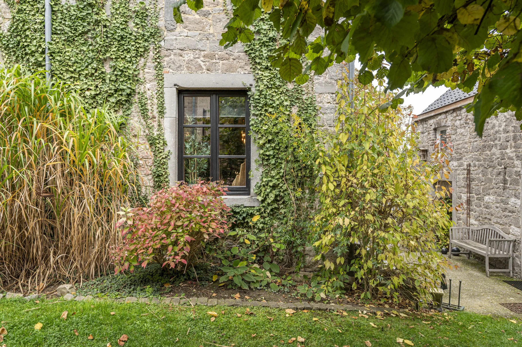 61b870c5aa094d48b8993cea2f543aba