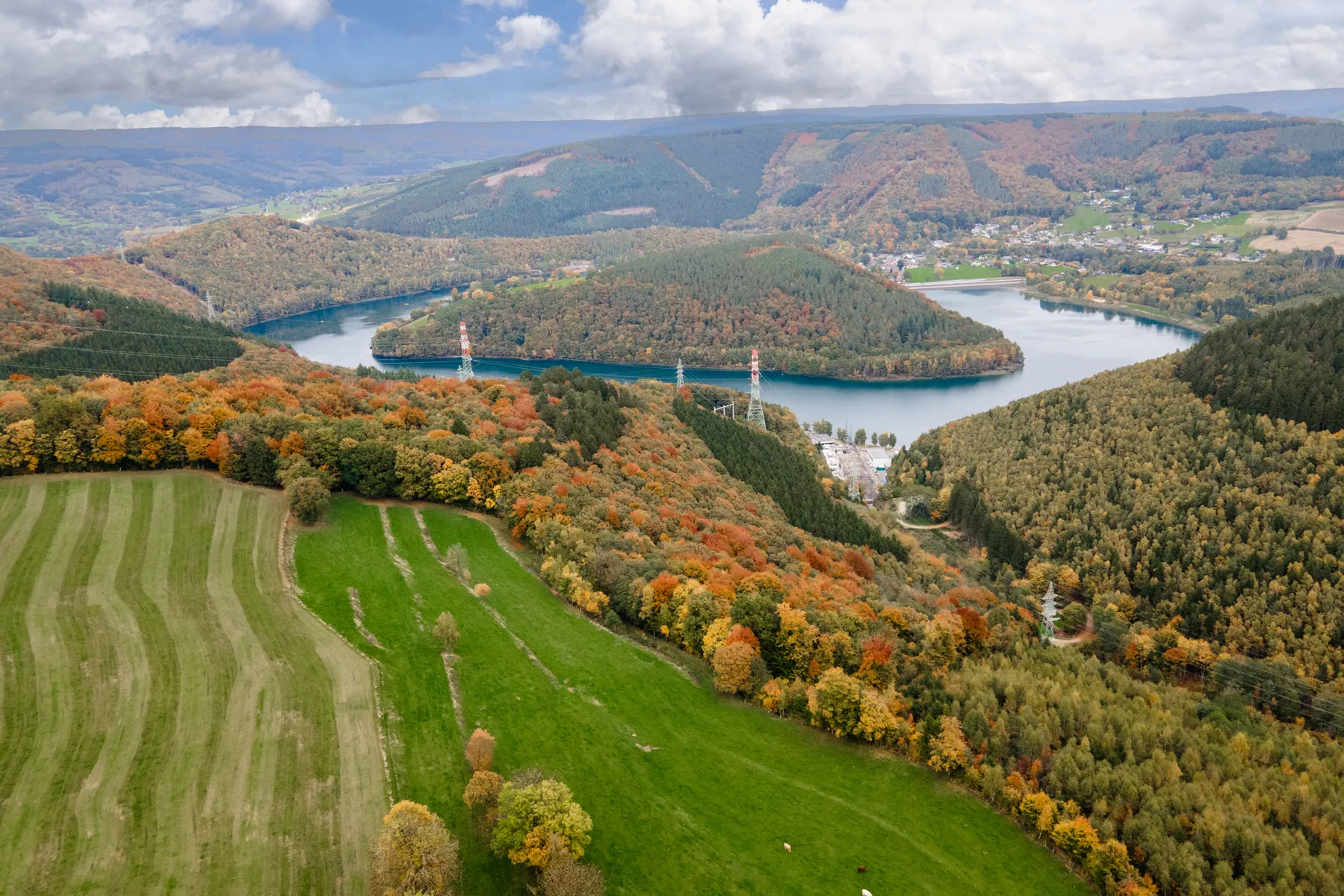 401db7fd86b74f96bf3ad7dff87b4713